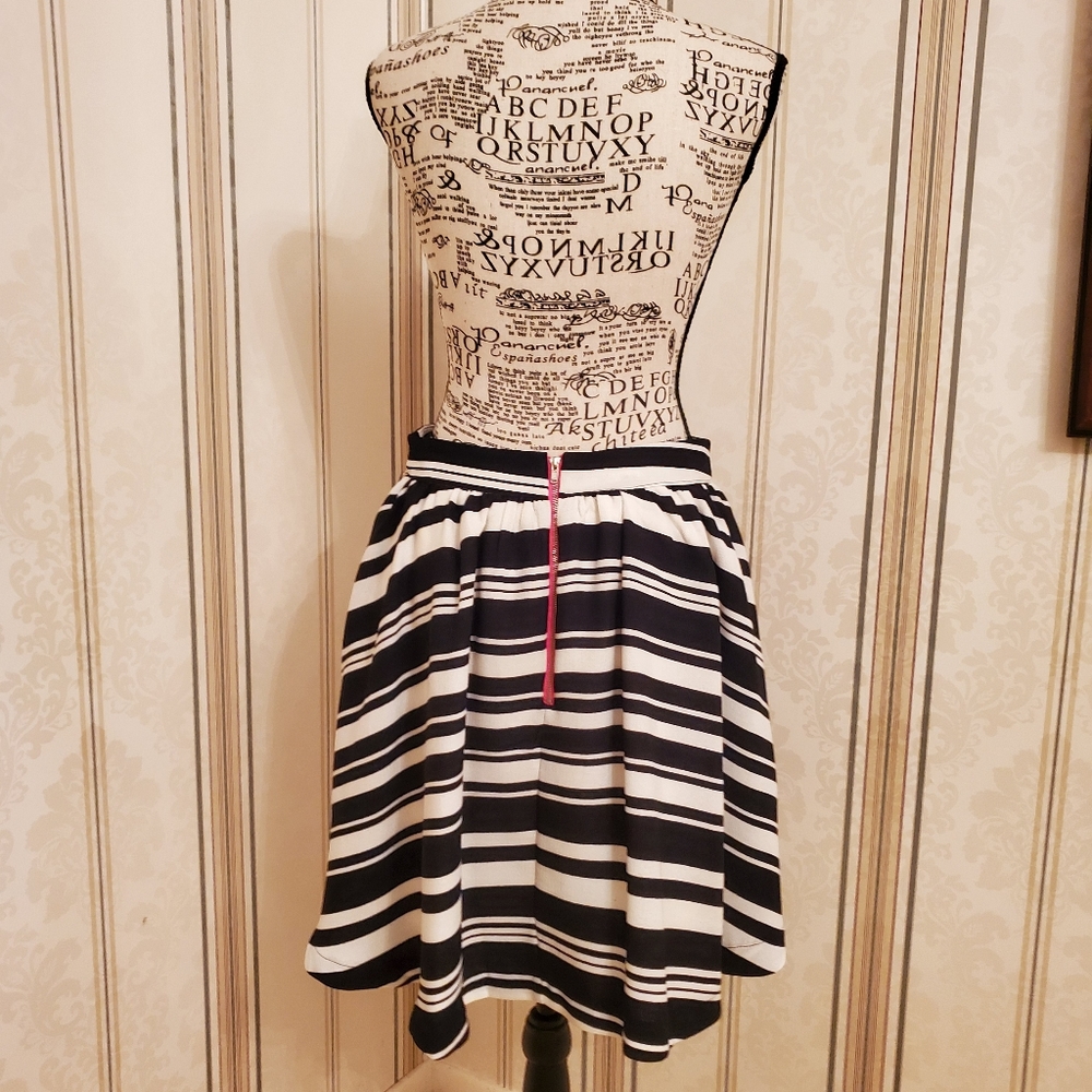 Blk/Wht Skirt View 2